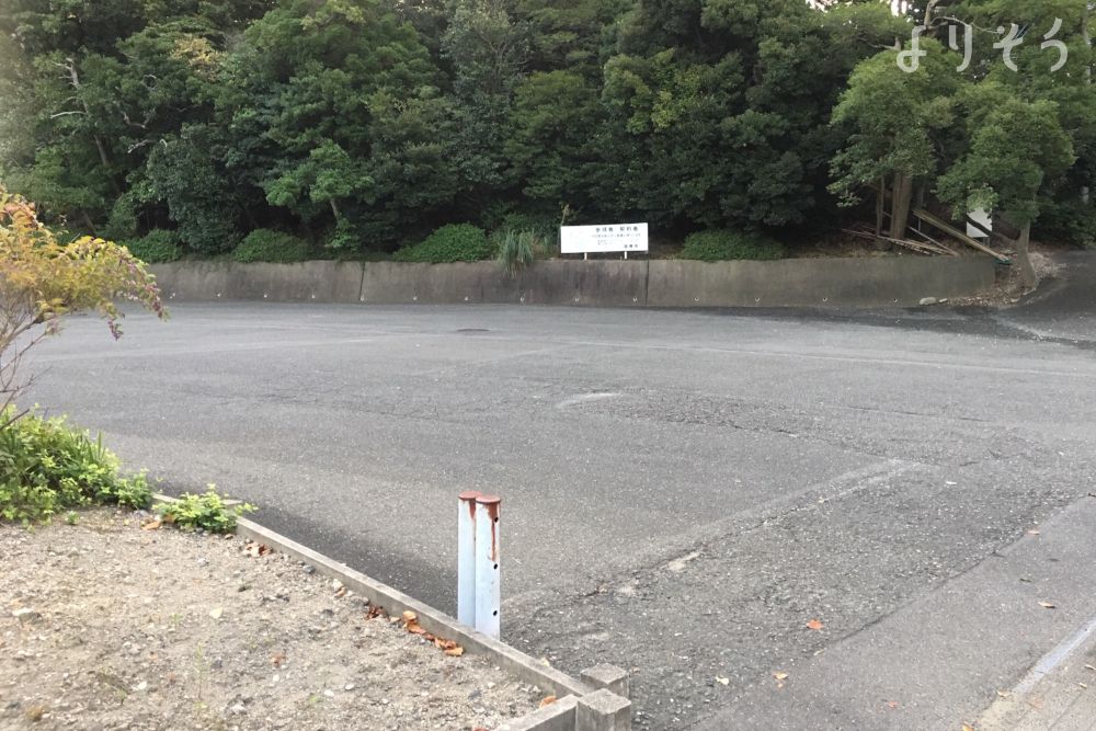 長寿寺会館の駐車場写真です（1枚目）
