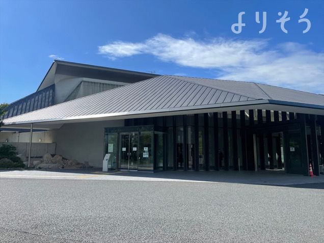 桑名市斎場 おりづるの森の外観写真です（3枚目）