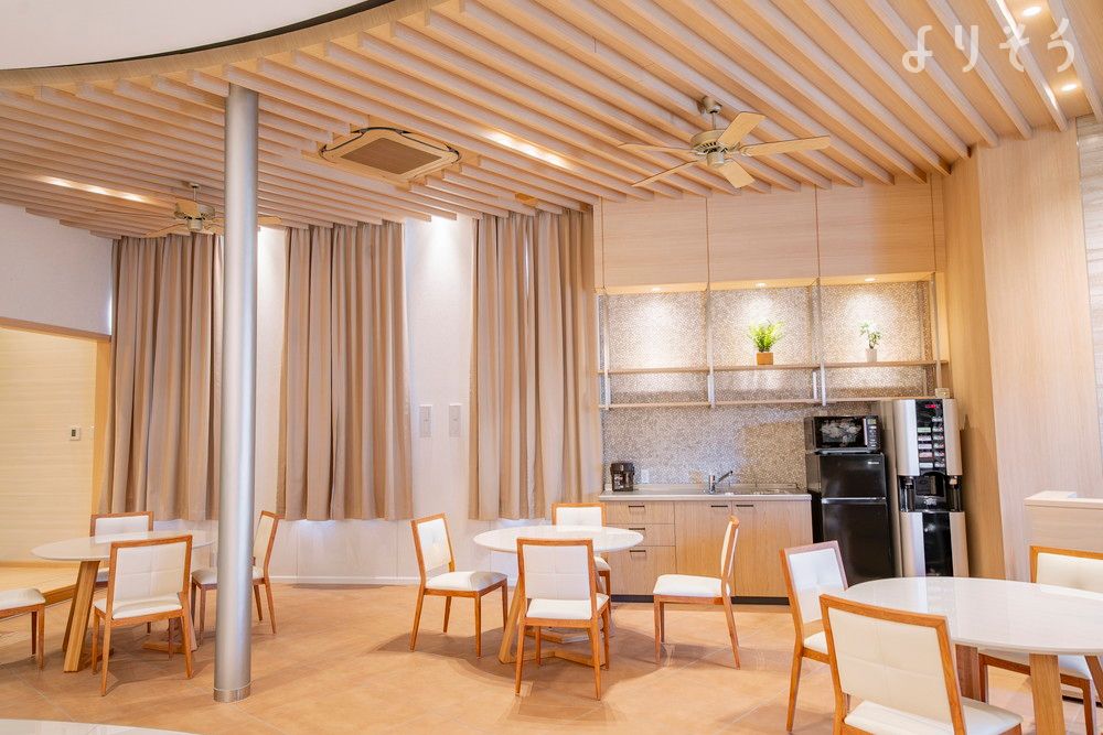 よりそう提携斎場(大阪府茨木市南春日丘2-9-14)のお清め所（会食室）の画像