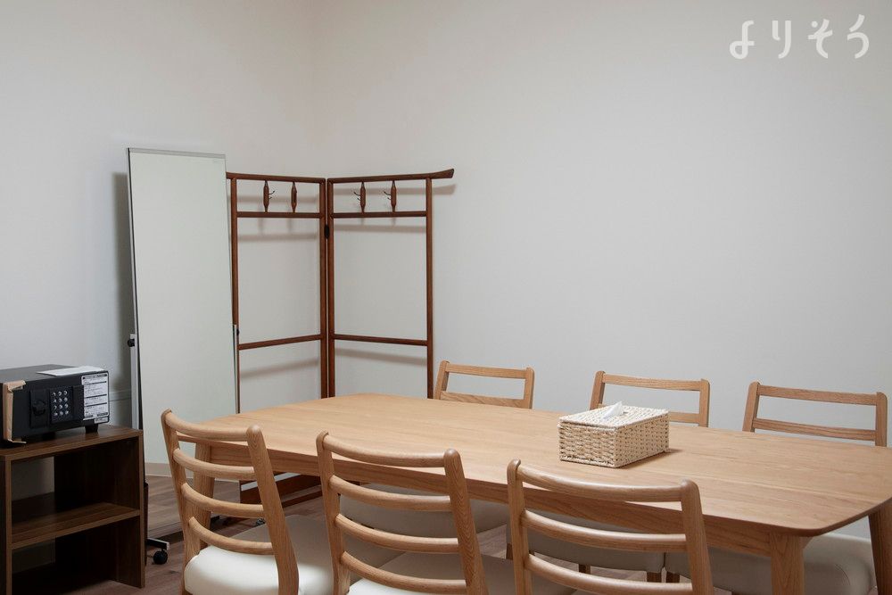 よりそう提携斎場(神奈川県横浜市旭区上白根 1-1-32)の親族控室の画像
