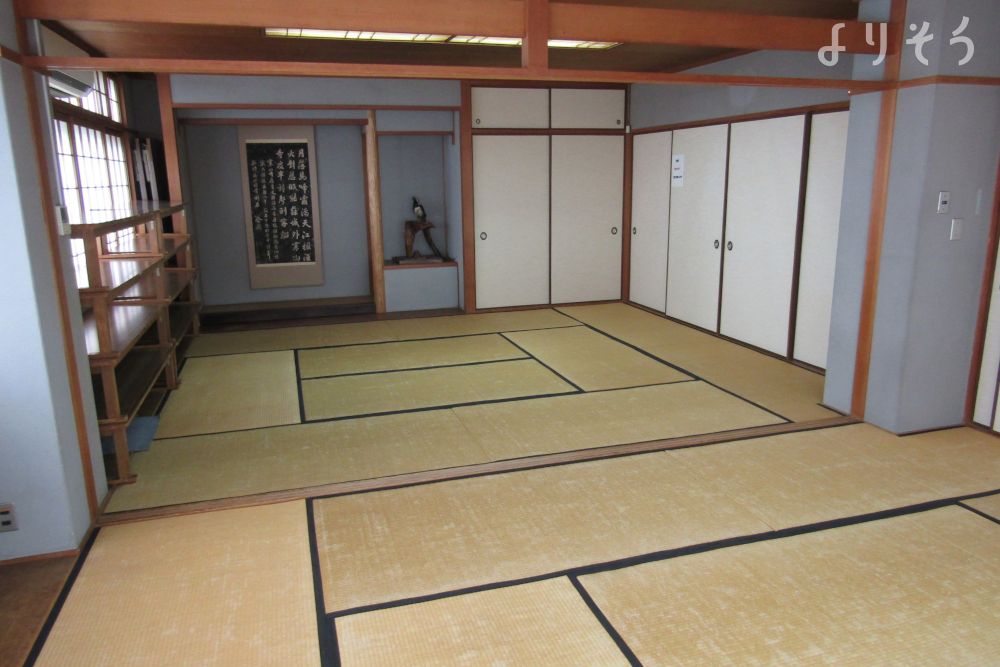 服部西会館のホール写真です（2枚目）