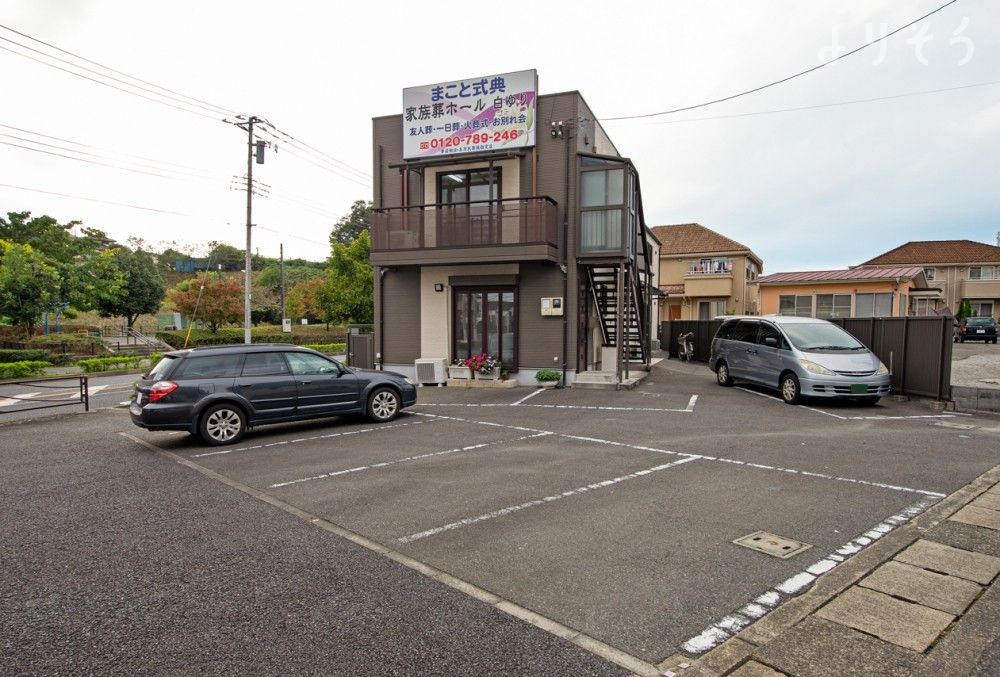 白ゆりホールの外観写真です（2枚目）