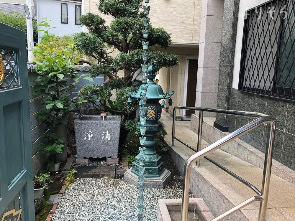 満足院 御堂の外観写真です（3枚目）