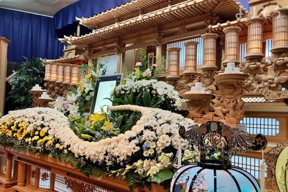 よりそう提携斎場(福岡県飯塚市柳橋265-3)の祭壇の画像