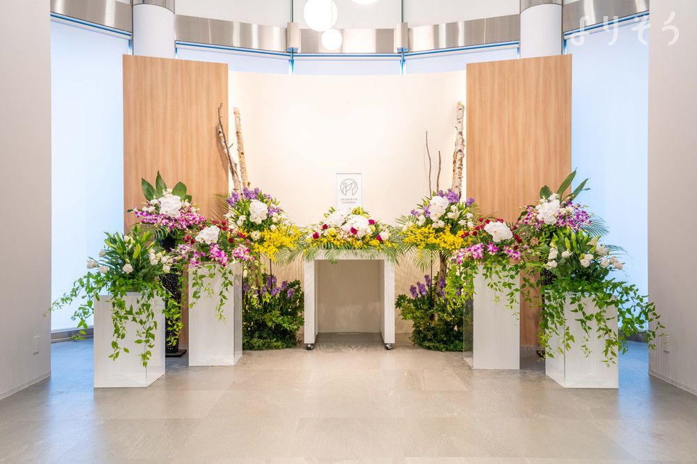 よりそう提携斎場(北海道札幌市西区琴似1条7-3-16)のホール写真です（2枚目）