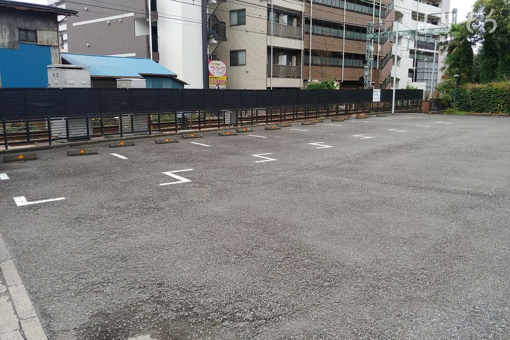 遍照院会館の駐車場写真です（2枚目）
