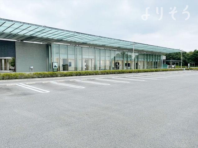 利根沼田広域斎場ぬまた聖苑の駐車場写真です（2枚目）