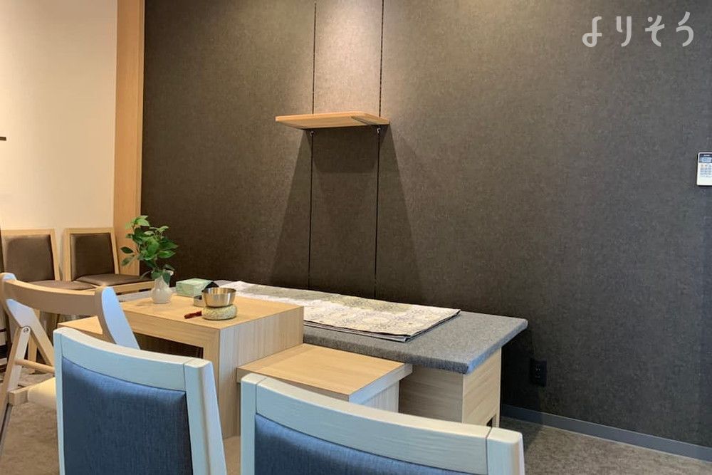 セレモの家族葬 四日市ひなが店の面会・安置室写真です