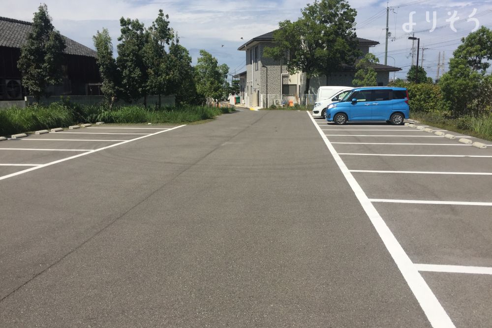 田尻町葬祭場の駐車場写真です（1枚目）