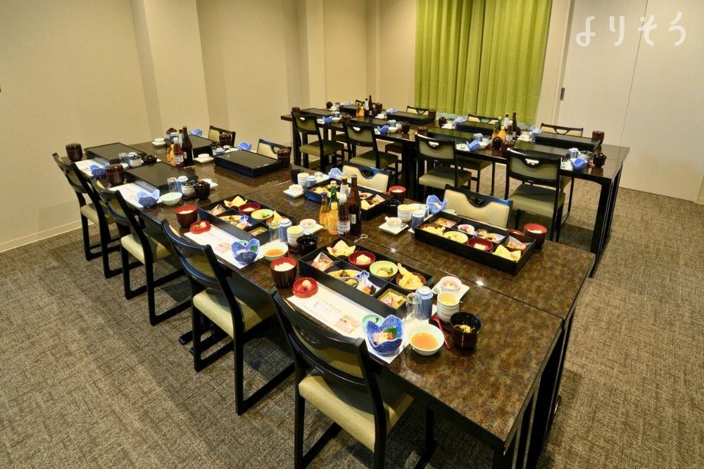 よりそう提携斎場(大阪府四條畷市中野2-2-26)のお清め所（会食室）の画像