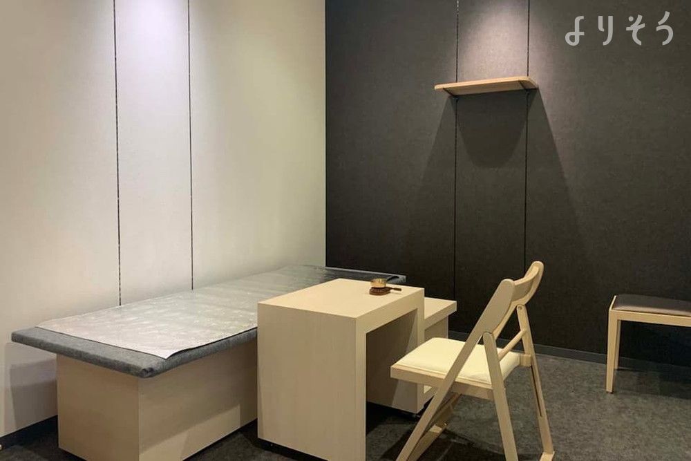 セレモの家族葬 津みなみ店の面会・安置室写真です