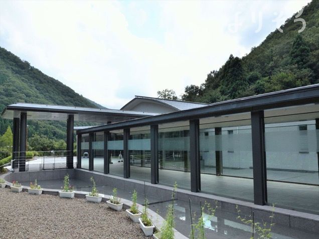 篠山市営斎場の外観写真です（2枚目）