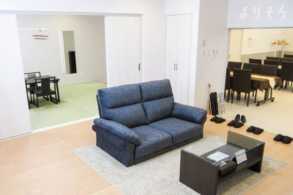 家族葬の仙和 石巻 清水町ホールの親族控室写真です（2枚目）