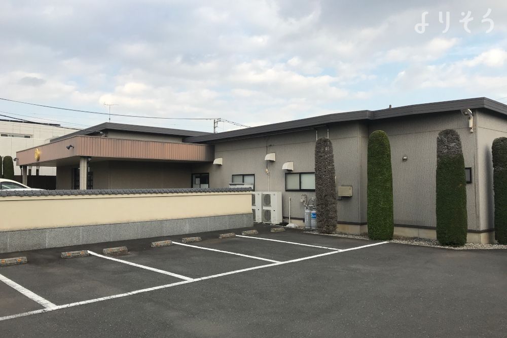 霊源寺 妙法院会館の駐車場写真です（2枚目）