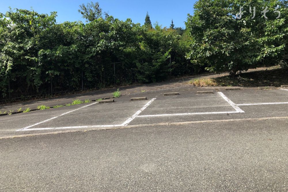 山口市仁保斎場の駐車場写真です（1枚目）