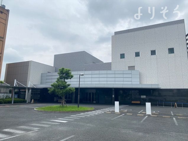 大阪市立鶴見斎場の外観写真です（3枚目）