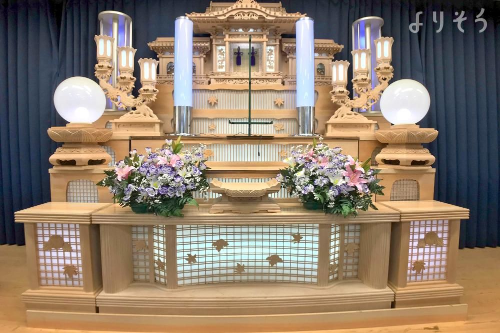 山本葬祭潮来ホールの祭壇写真です（2枚目）