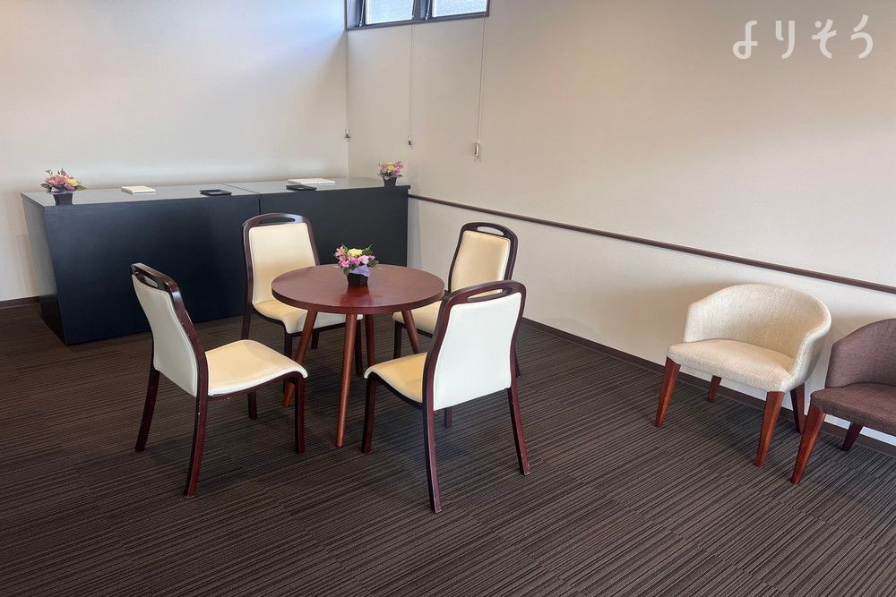 セレモニーホール掬水苑 鶴ケ谷の内観写真です（1枚目）