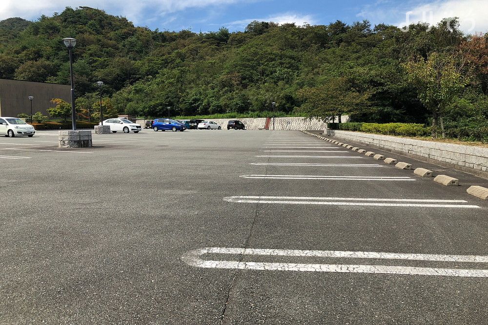 防府市斎場 悠久苑の駐車場写真です（2枚目）