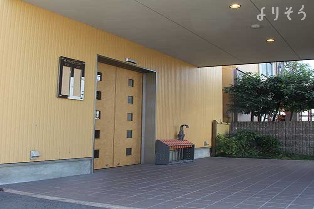 よりそう提携斎場(愛知県名古屋市西区赤城町50-2)のエントランス写真です（2枚目）