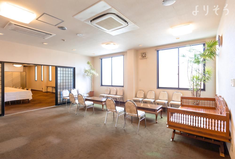 こすもす斎場の内観写真です（1枚目）