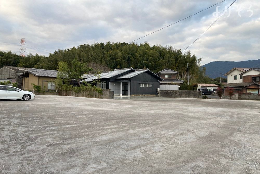 よりそう提携斎場(福岡県北九州市小倉南区長野本町1-11-25)の駐車場写真です