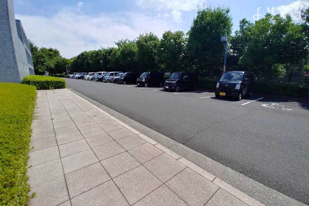 メモリアルトネの駐車場写真です（2枚目）