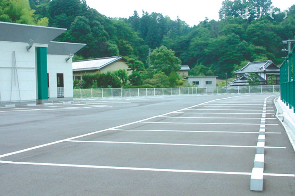 向西会館 くまげの駐車場写真です