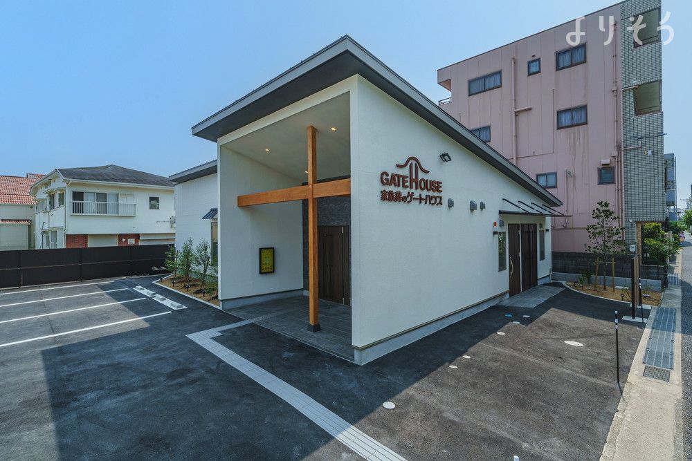 家族葬のゲートハウス 塚口町の外観写真です（2枚目）