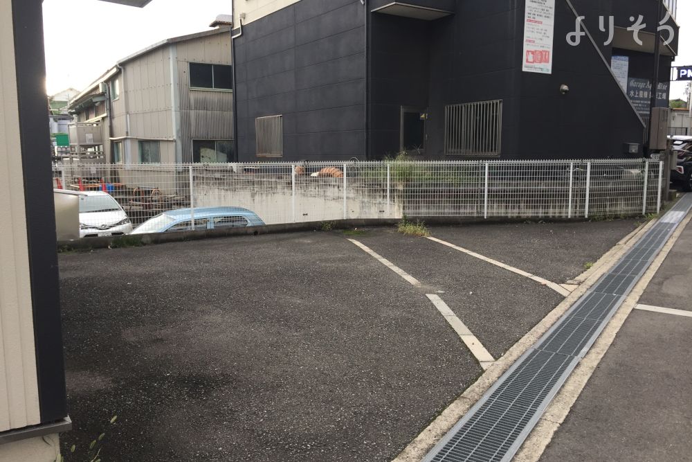 楓ホールの駐車場写真です（2枚目）
