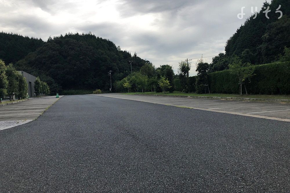田布施・平生合同斎苑の駐車場写真です（1枚目）