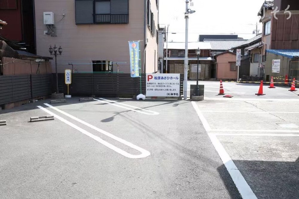 よりそう提携斎場(三重県四日市市富洲原町10-4)の駐車場写真です