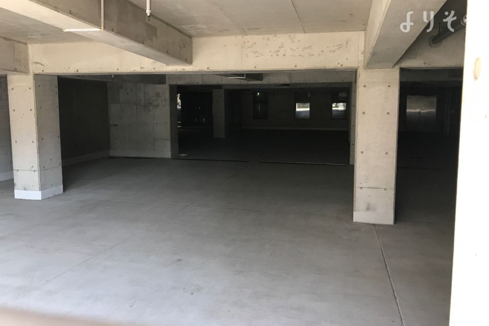 延命寺 来迎殿の駐車場写真です