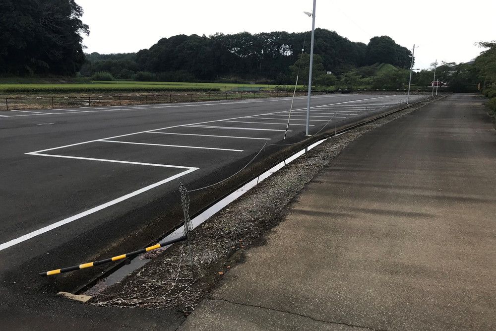 取手市外２市火葬場組合立火葬場やすらぎ苑の駐車場写真です