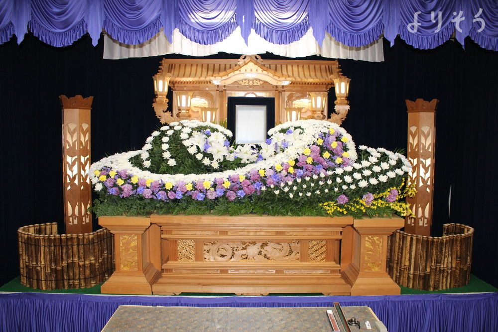 メモリアルホール小野屋の祭壇写真です（2枚目）