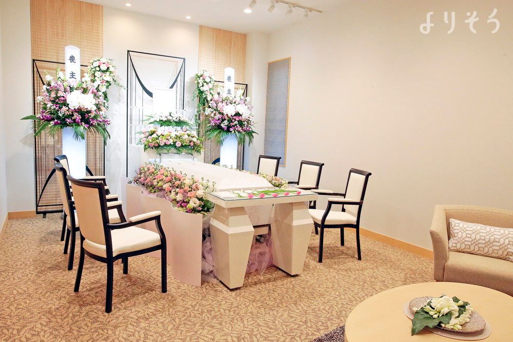 よりそう提携斎場(神奈川県茅ヶ崎市常磐町6-29)のホール写真です（2枚目）