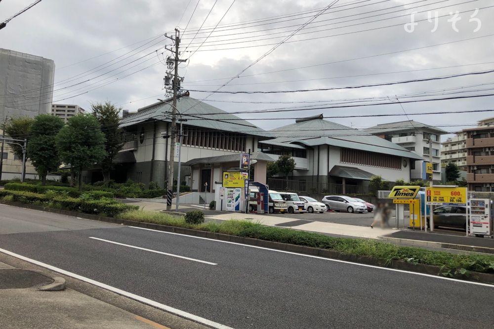 八事聖徳寺会館の駐車場写真です（1枚目）