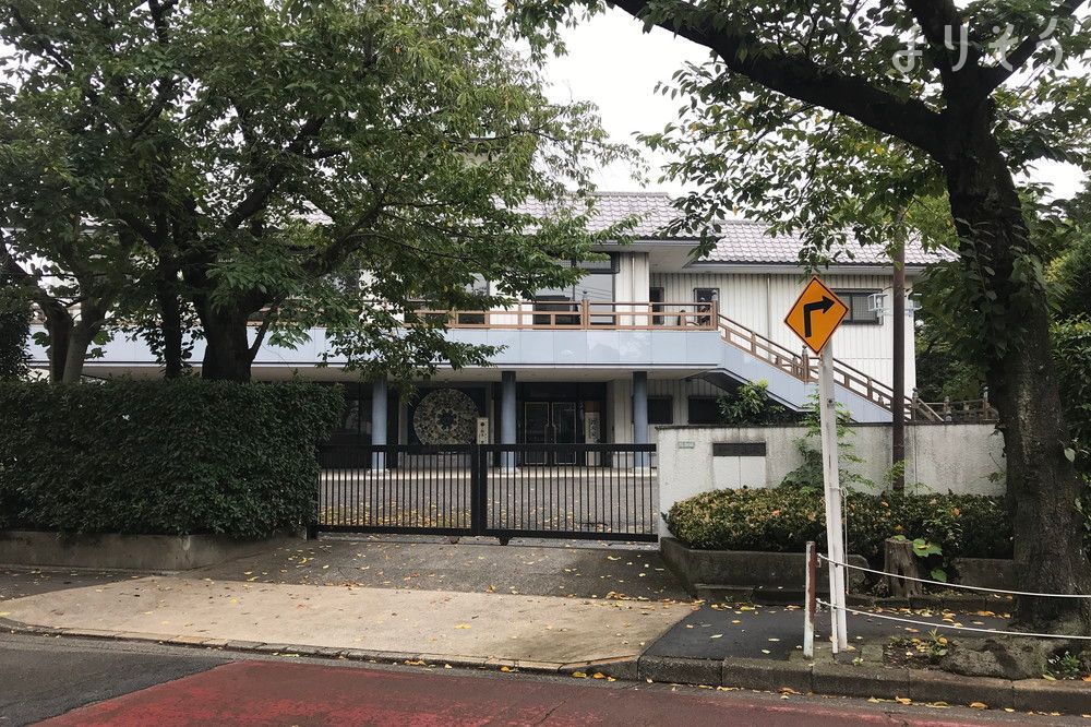 円融寺会館の外観写真です（2枚目）
