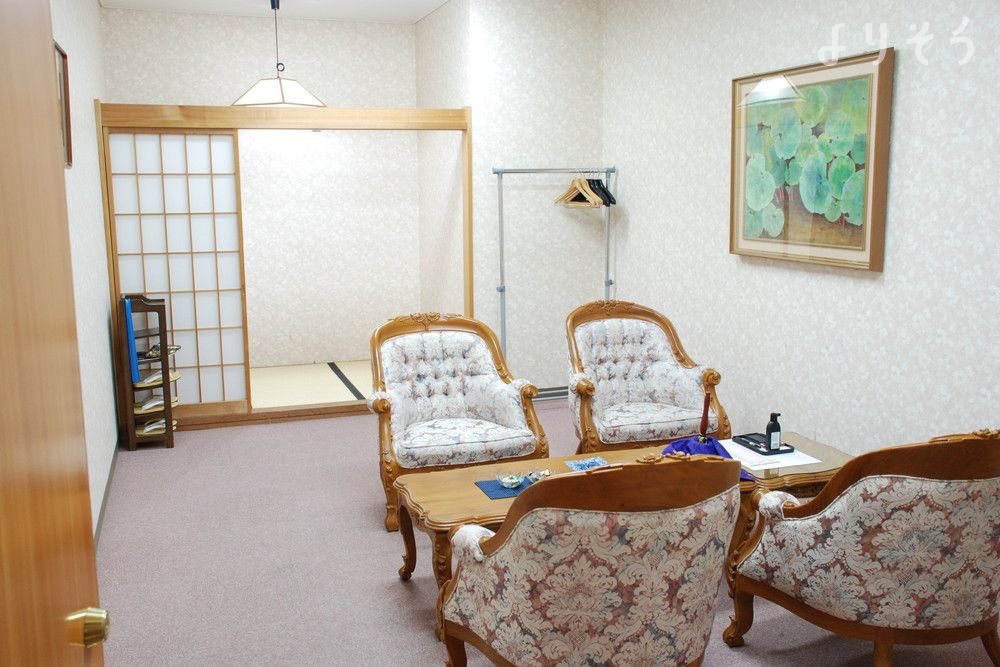 よりそう提携斎場(新潟県新潟市西区浦山2-3-7)の親族控室写真です（2枚目）