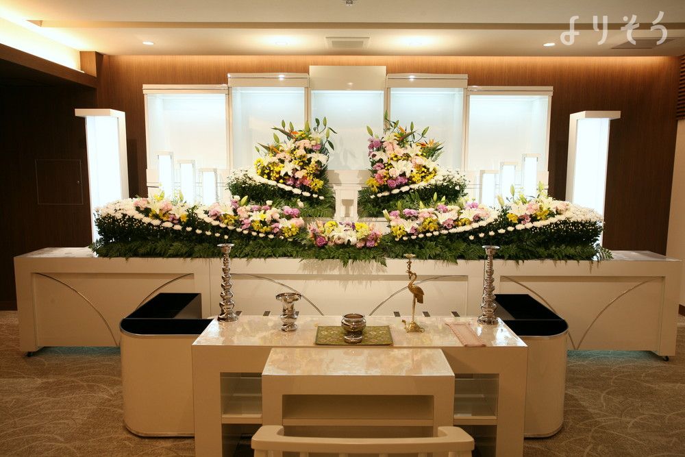 家族葬ホール別邸きずなの祭壇の画像