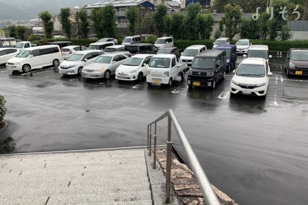 津山市総合斎場の駐車場写真です（1枚目）